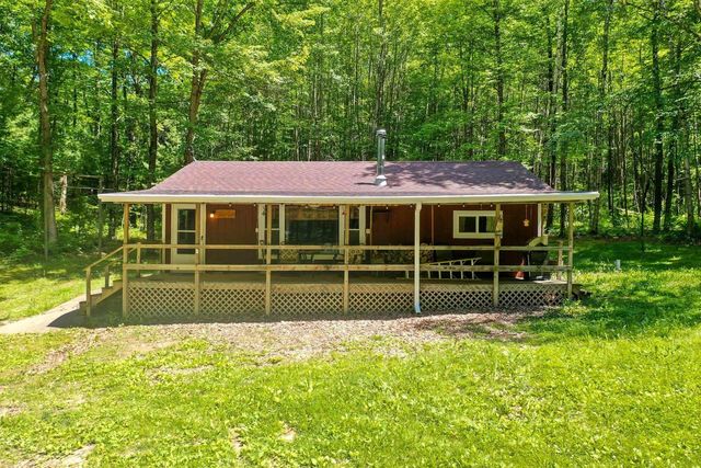 E559 INDIAN VALLEY ROAD, Waupaca, WI 54981