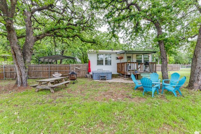 12490 Deeds Court, Azle, TX 76020