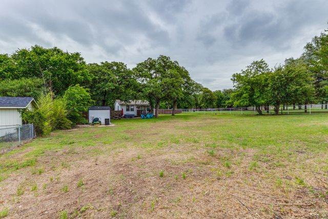 12490 Deeds Court, Azle, TX 76020