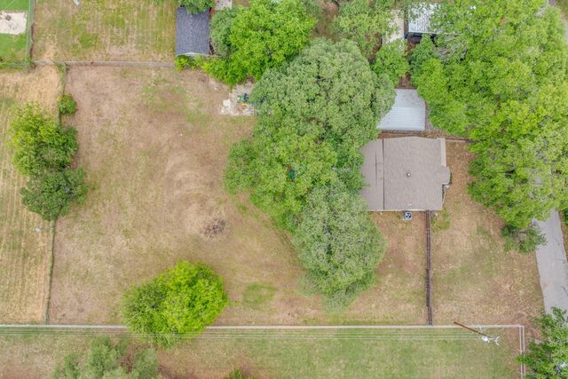 12490 Deeds Court, Azle, TX 76020