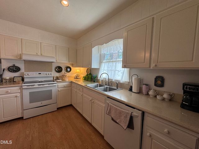 807 Palmetto Drive, Cary, NC 27511