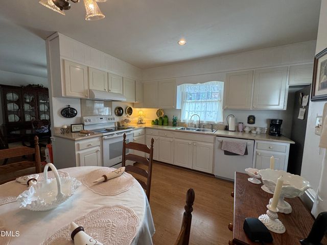 807 Palmetto Drive, Cary, NC 27511