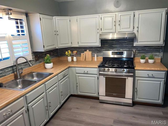 11833 Talisman Court, St Louis, MO 63138