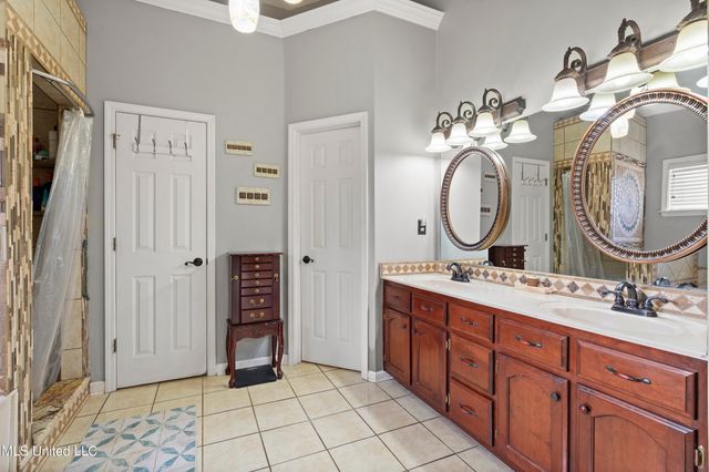 8040 Hunt Club Cove, Olive Branch, MS 38654