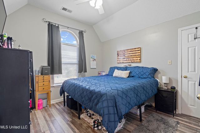 8040 Hunt Club Cove, Olive Branch, MS 38654