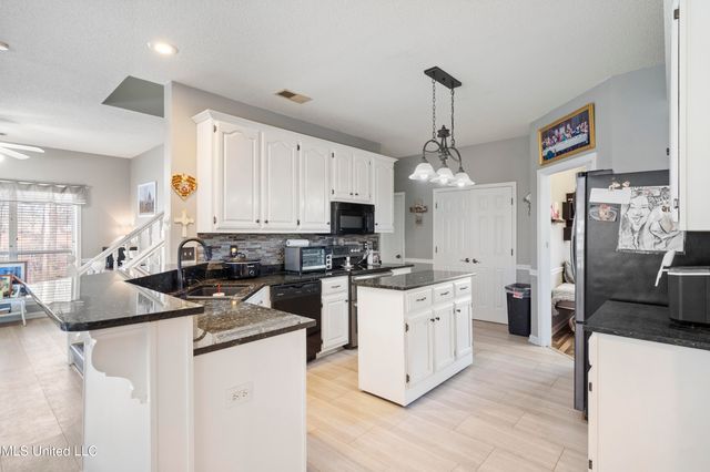 8040 Hunt Club Cove, Olive Branch, MS 38654