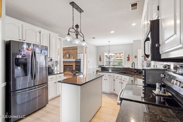 8040 Hunt Club Cove, Olive Branch, MS 38654