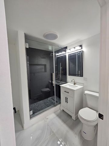 7832 S Evans Avenue, Chicago, IL 60619