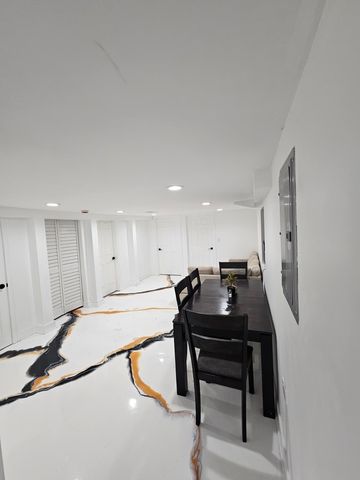 7832 S Evans Avenue, Chicago, IL 60619