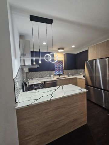 7832 S Evans Avenue, Chicago, IL 60619