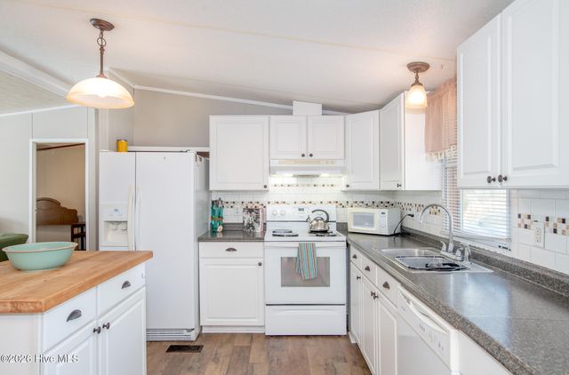 290 Broad Creek Loop Road, Newport, NC 28570