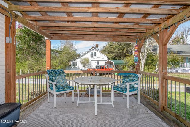 290 Broad Creek Loop Road, Newport, NC 28570