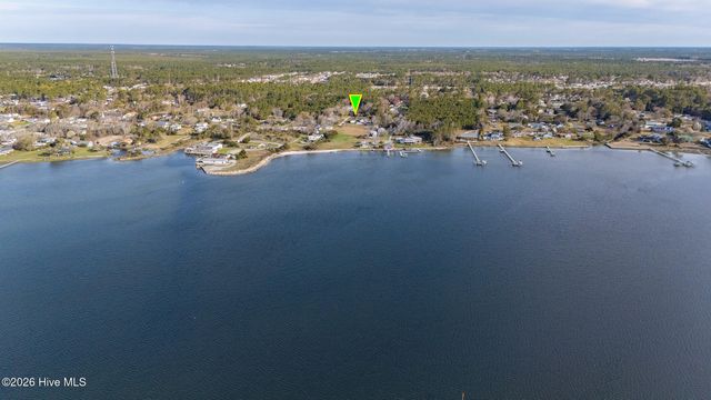 290 Broad Creek Loop Road, Newport, NC 28570