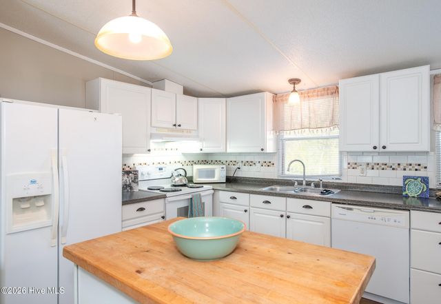 290 Broad Creek Loop Road, Newport, NC 28570