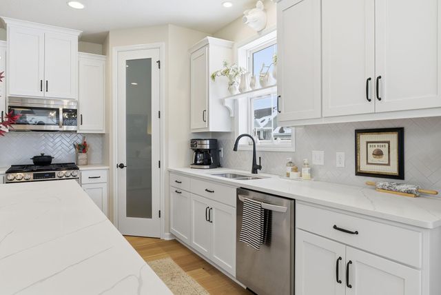 6506 Harvest Way, Chaska, MN 55318