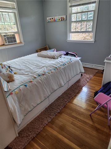 29 Algonquin Drive, Middletown, RI 02842