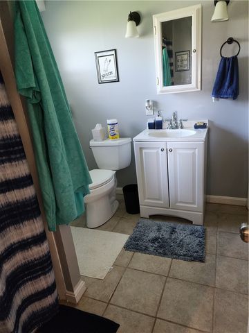 29 Algonquin Drive, Middletown, RI 02842