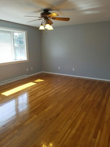 29 Algonquin Drive, Middletown, RI 02842