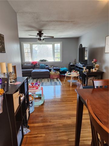 29 Algonquin Drive, Middletown, RI 02842