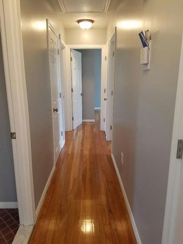 29 Algonquin Drive, Middletown, RI 02842