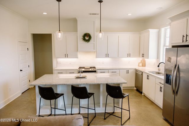 209 Ashbury Cove, Canton, MS 39046