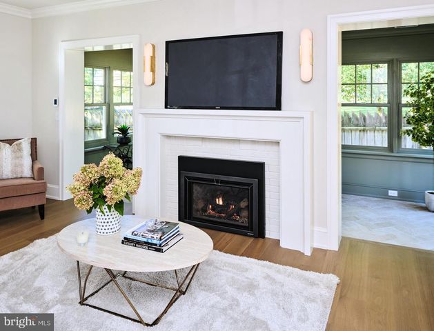 100 W BRIDGE ST, New Hope, PA 18938