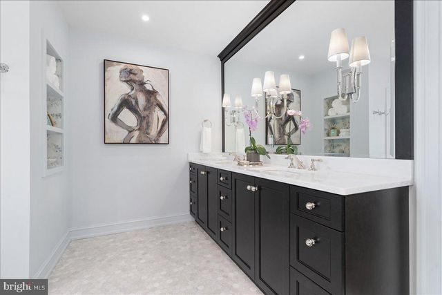 100 W BRIDGE ST, New Hope, PA 18938