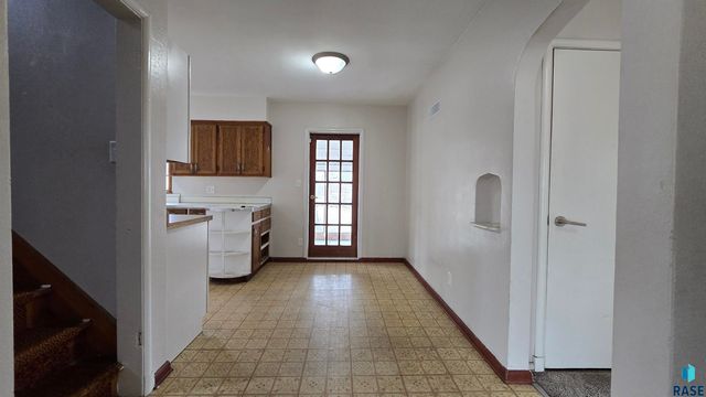 813 S Sycamore Ave Avenue, Sioux Falls, SD 57110