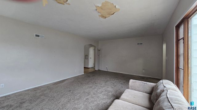 813 S Sycamore Ave Avenue, Sioux Falls, SD 57110