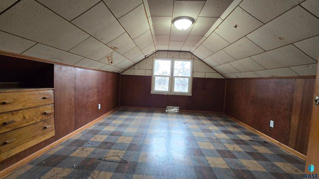 813 S Sycamore Ave Avenue, Sioux Falls, SD 57110