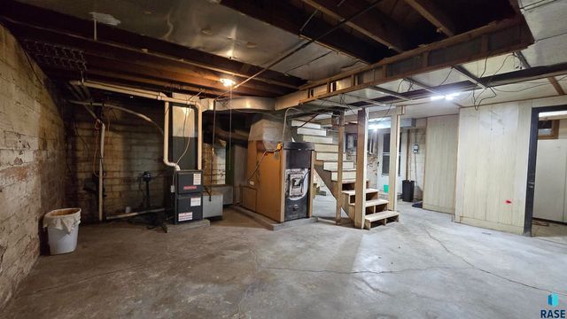 813 S Sycamore Ave Avenue, Sioux Falls, SD 57110