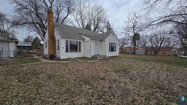 813 S Sycamore Ave Avenue, Sioux Falls, SD 57110