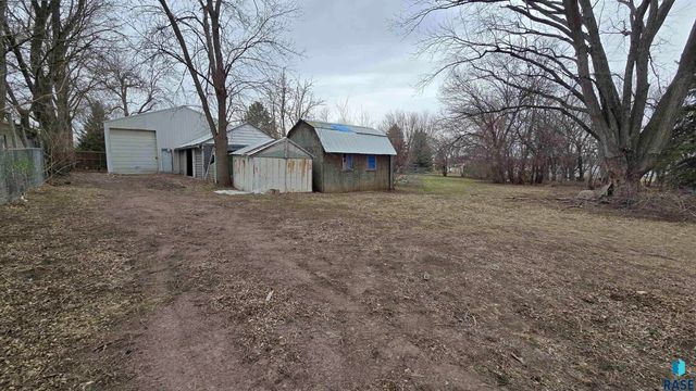813 S Sycamore Ave Avenue, Sioux Falls, SD 57110