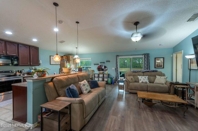 4667 PINE LAKE Drive, Middleburg, FL 32068