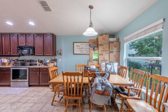 4667 PINE LAKE Drive, Middleburg, FL 32068