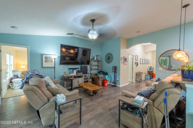 4667 PINE LAKE Drive, Middleburg, FL 32068