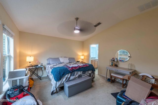 4667 PINE LAKE Drive, Middleburg, FL 32068