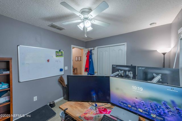 4667 PINE LAKE Drive, Middleburg, FL 32068