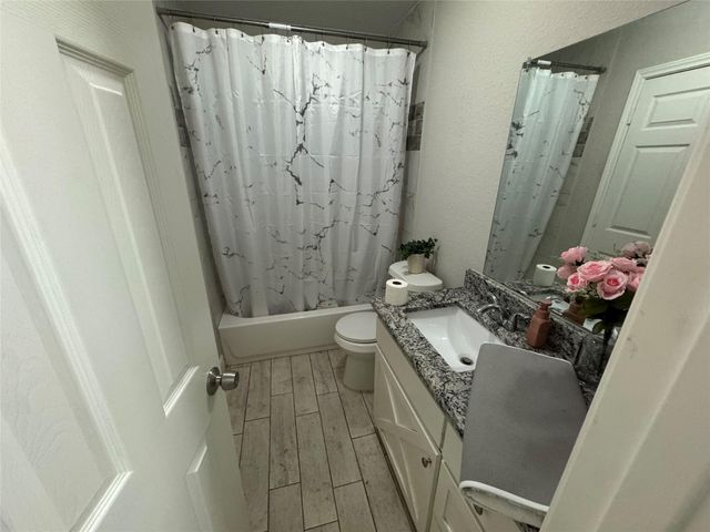 9743 Santa Monica Boulevard, Houston, TX 77089