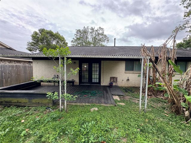 9743 Santa Monica Boulevard, Houston, TX 77089