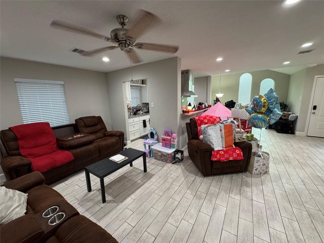 9743 Santa Monica Boulevard, Houston, TX 77089