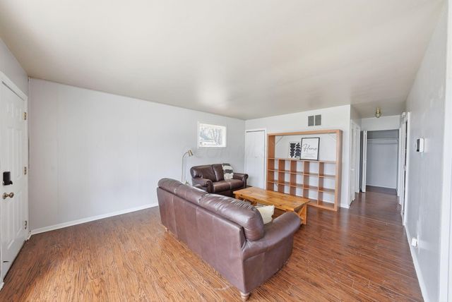 1696 Marsdale Avenue, Columbus, OH 43223