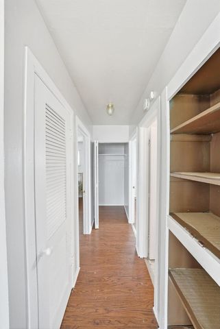 1696 Marsdale Avenue, Columbus, OH 43223