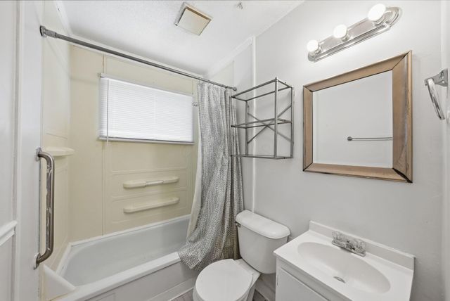 1696 Marsdale Avenue, Columbus, OH 43223