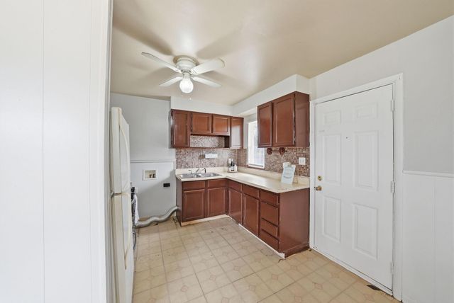 1696 Marsdale Avenue, Columbus, OH 43223