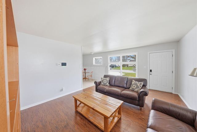 1696 Marsdale Avenue, Columbus, OH 43223