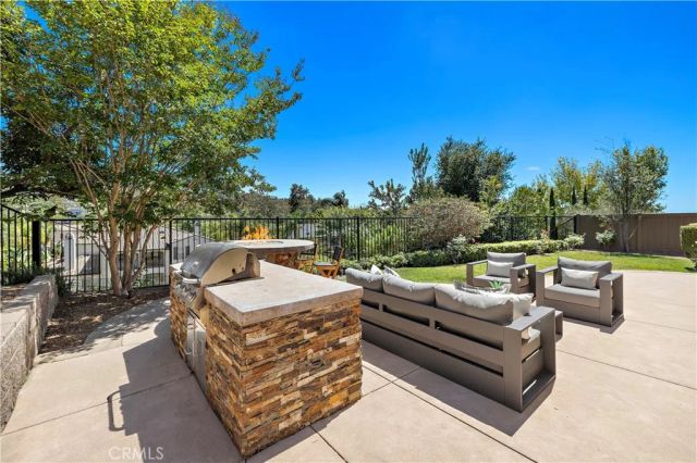 7322 Calle Pera, Carlsbad, CA 92009