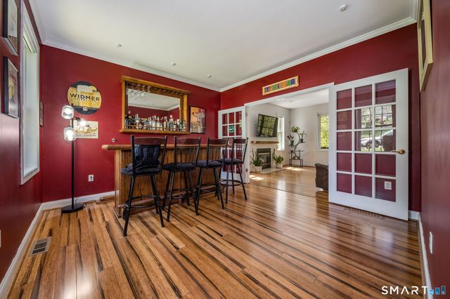 11 White Oak Lane, Waterford, CT 06375