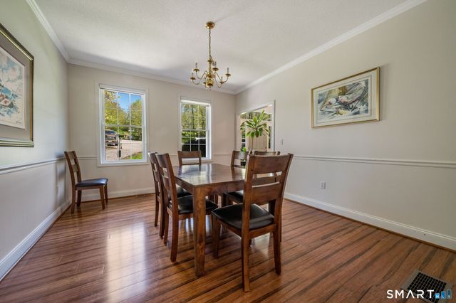11 White Oak Lane, Waterford, CT 06375