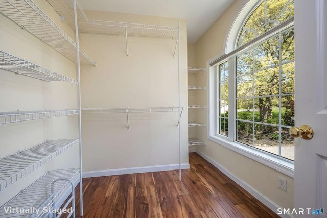 11 White Oak Lane, Waterford, CT 06375